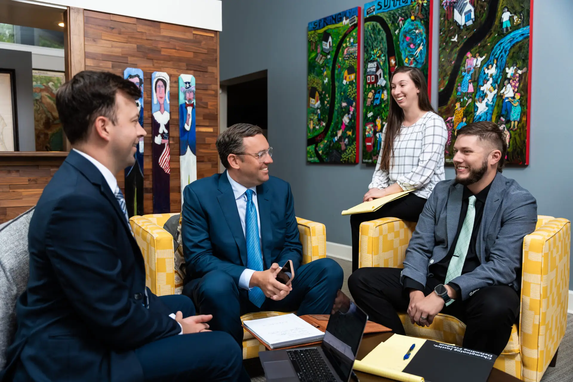 El equipo de Jacob Stuart Law colabora en la oficina de Orlando de la firma.